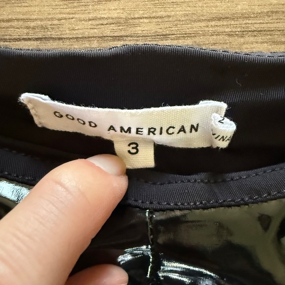 Good American Liquid Leather Vinyl Leggings | Black | Size 3 - Picture 5 of 6